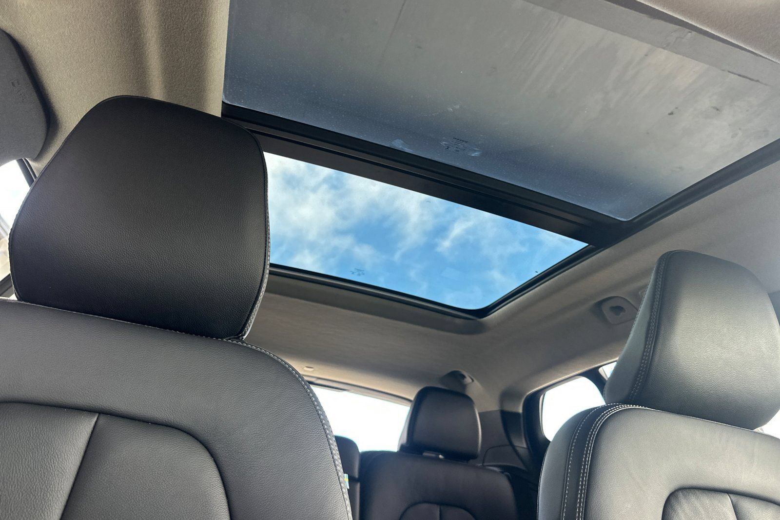 Certified 2023 Volvo XC40 B4 Plus FWD image 20