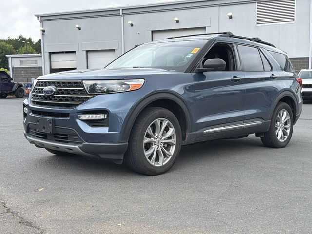 Used 2020 Ford Explorer XLT w/ Equipment Group 202A AWD/4WD image 2