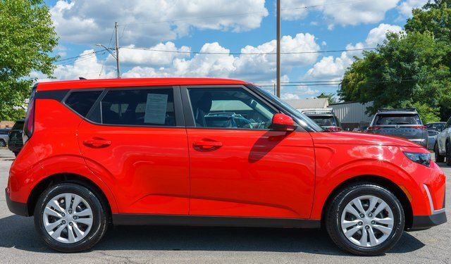 Used 2023 Kia Soul LX image 5