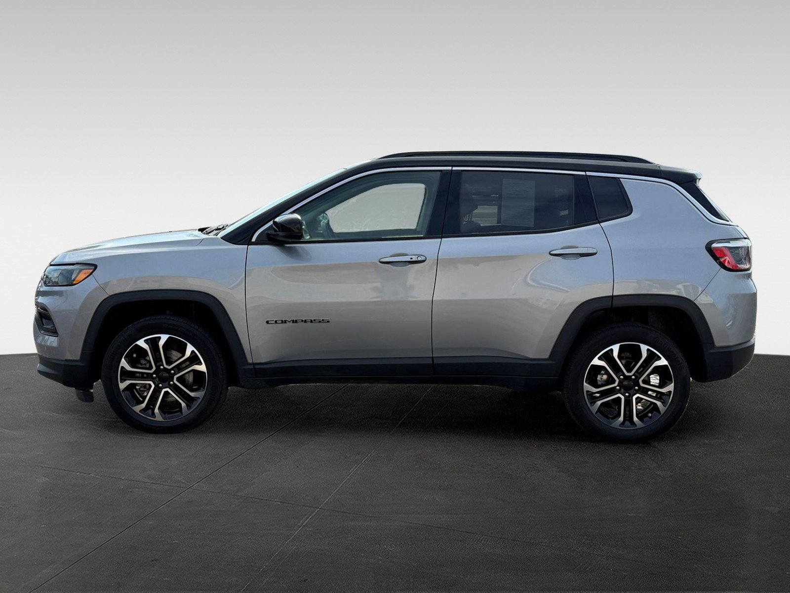 Used 2022 Jeep Compass Limited w/ Sun and Sound Group AWD/4WD image 8