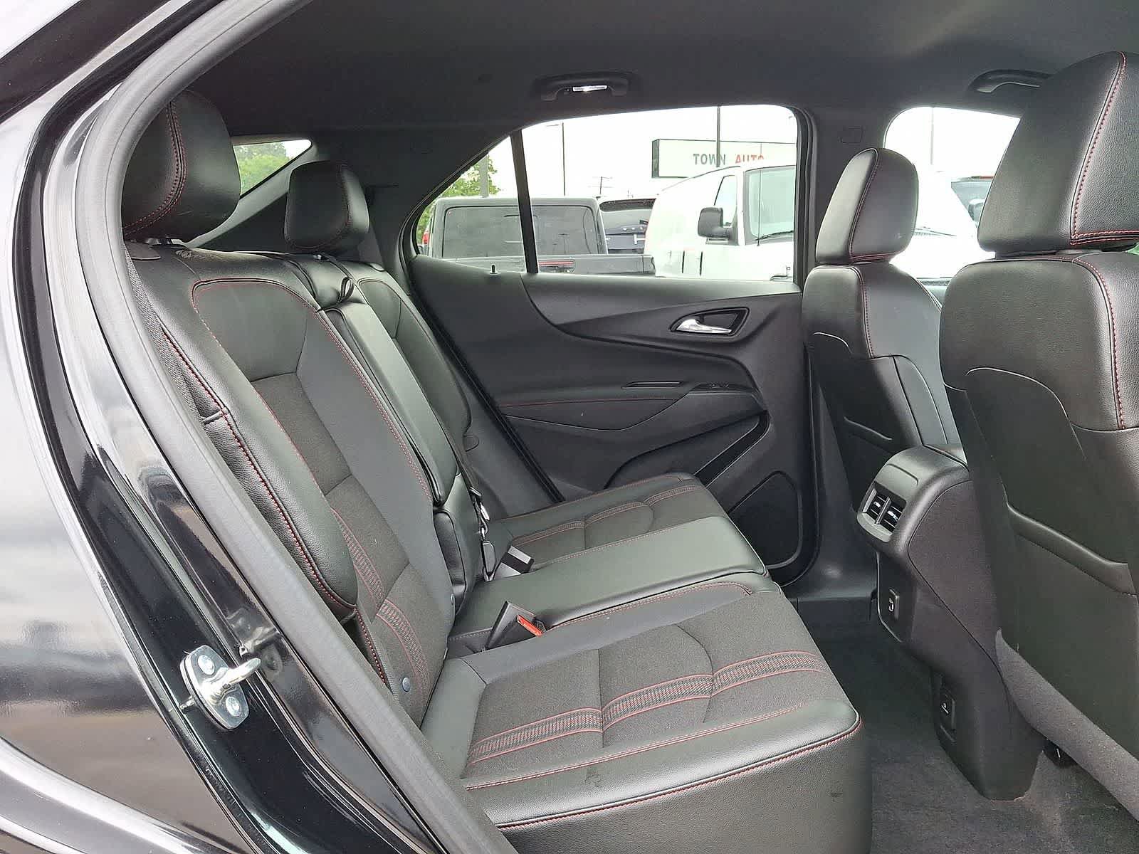 Used 2024 Chevrolet Equinox RS FWD image 31