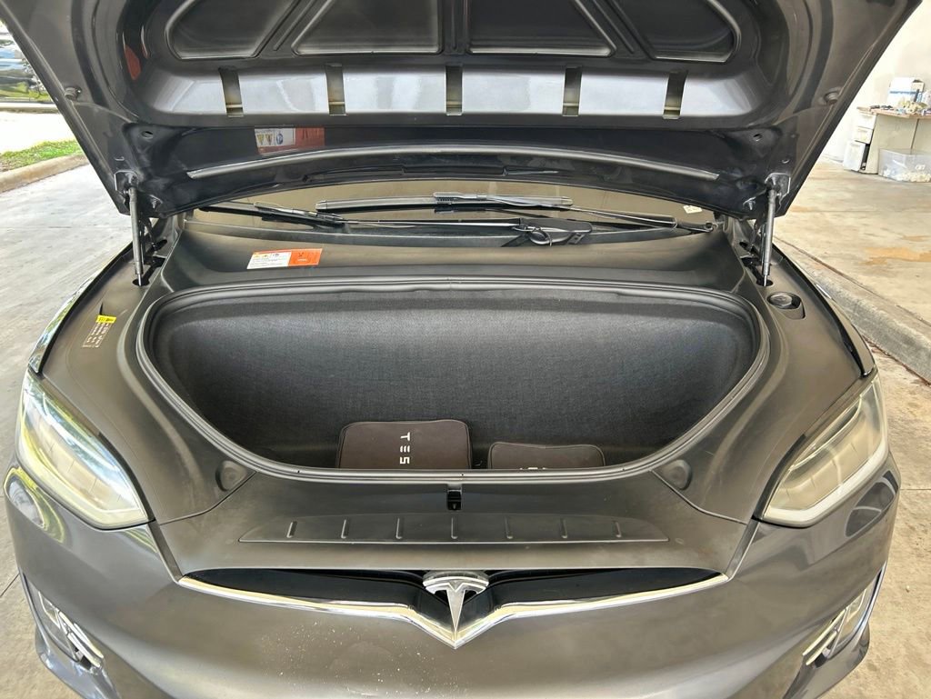 Used 2018 Tesla Model X 75D AWD/4WD image 11