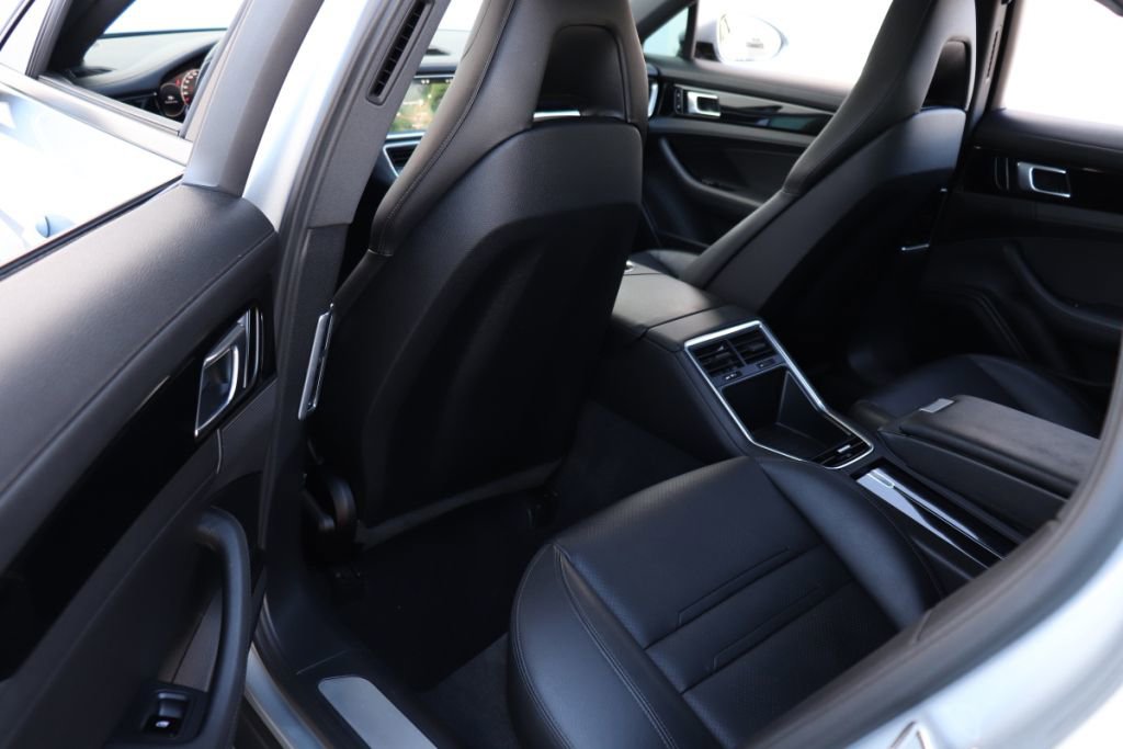 Used 2019 Porsche Panamera 4 AWD/4WD image 19