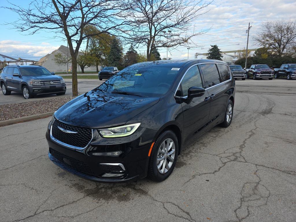 New 2026 Chrysler Pacifica Limited