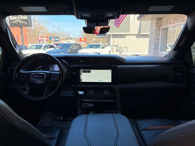 Used 2024 GMC Sierra 1500 AT4 w/ Technology Package AWD/4WD image 18