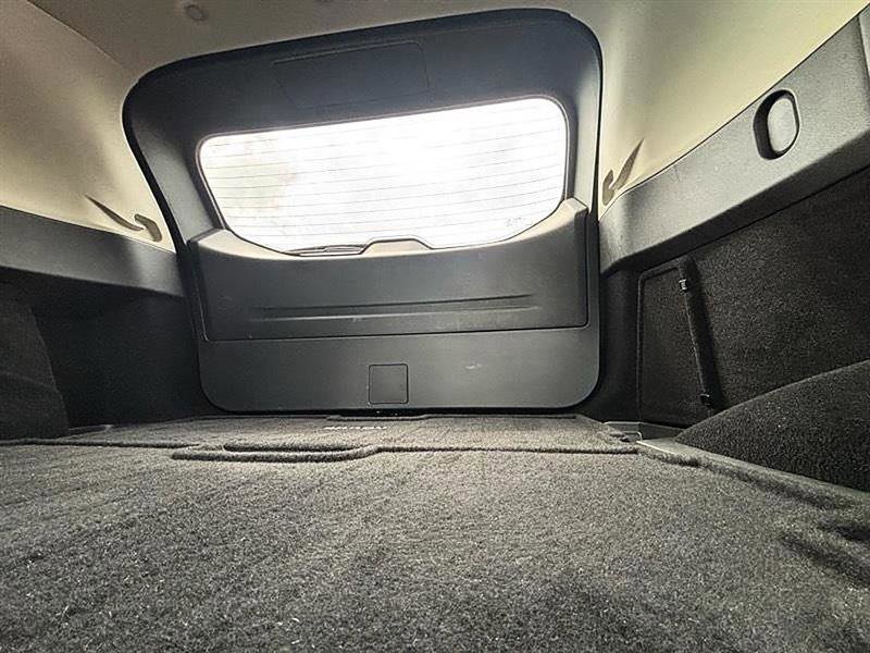 Used 2025 Nissan Rogue SL w/ Tech Package image 43