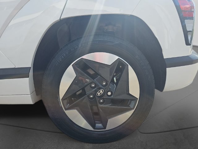 Used 2024 Hyundai Kona SEL FWD image 37