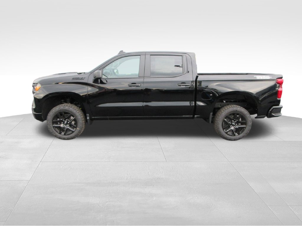 New 2026 Chevrolet Silverado 1500 Custom Trail Boss w/ LPO, Dark Essentials Package AWD/4WD image 3