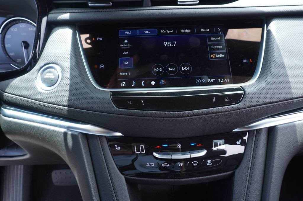 Certified 2025 Cadillac XT6 Luxury FWD image 21