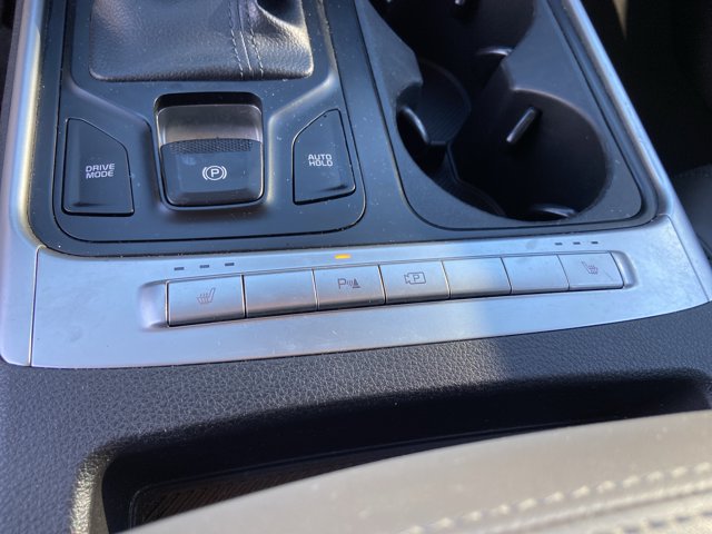 Used 2025 Kia Carnival FWD image 39