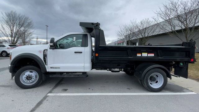 New 2025 Ford F550 4x4 Regular Cab Super Duty image 5