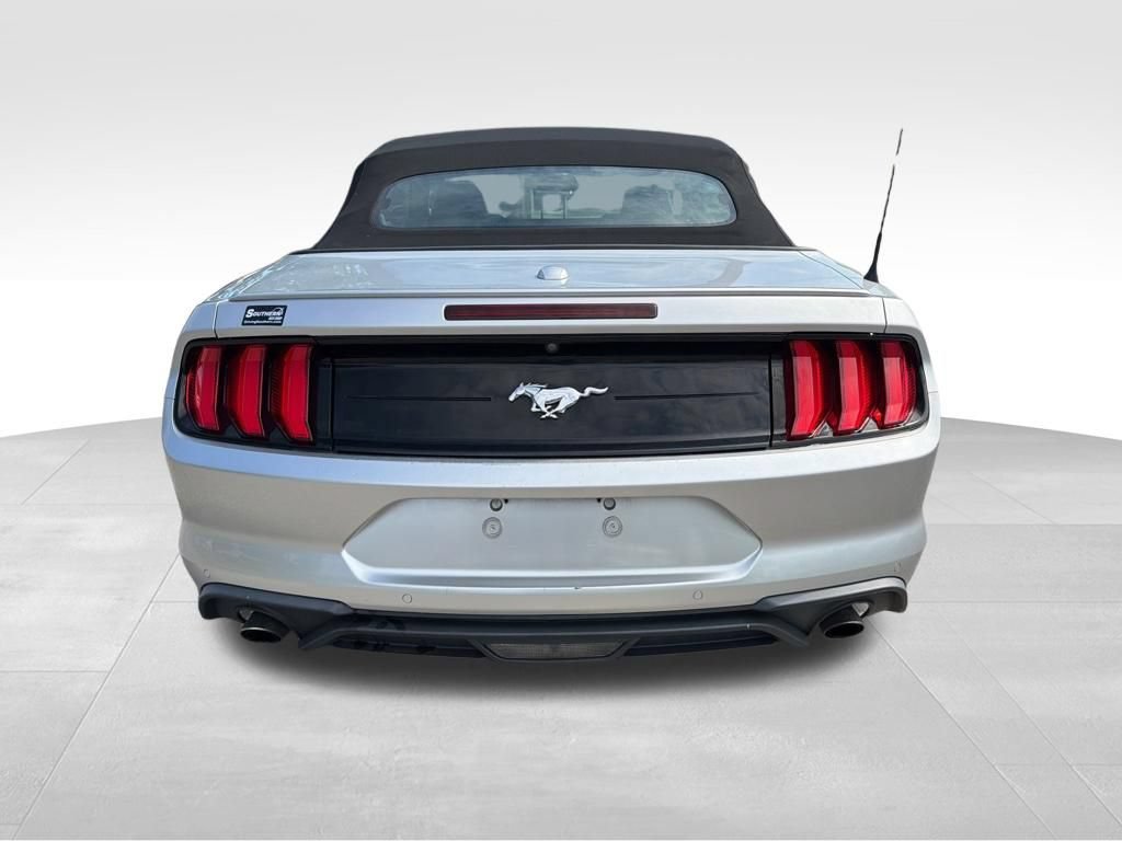 Used 2018 Ford Mustang Premium RWD image 5
