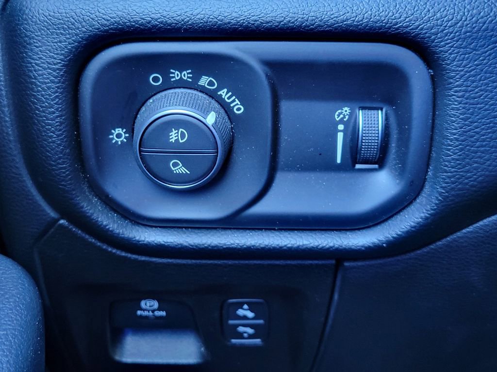 Used 2021 RAM 1500 Big Horn w/ Built-to-serve Edition image 27