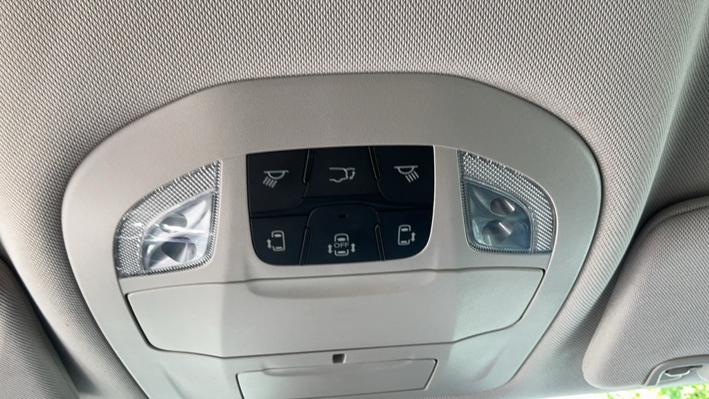 Used 2024 Chrysler Pacifica Touring-L FWD image 26