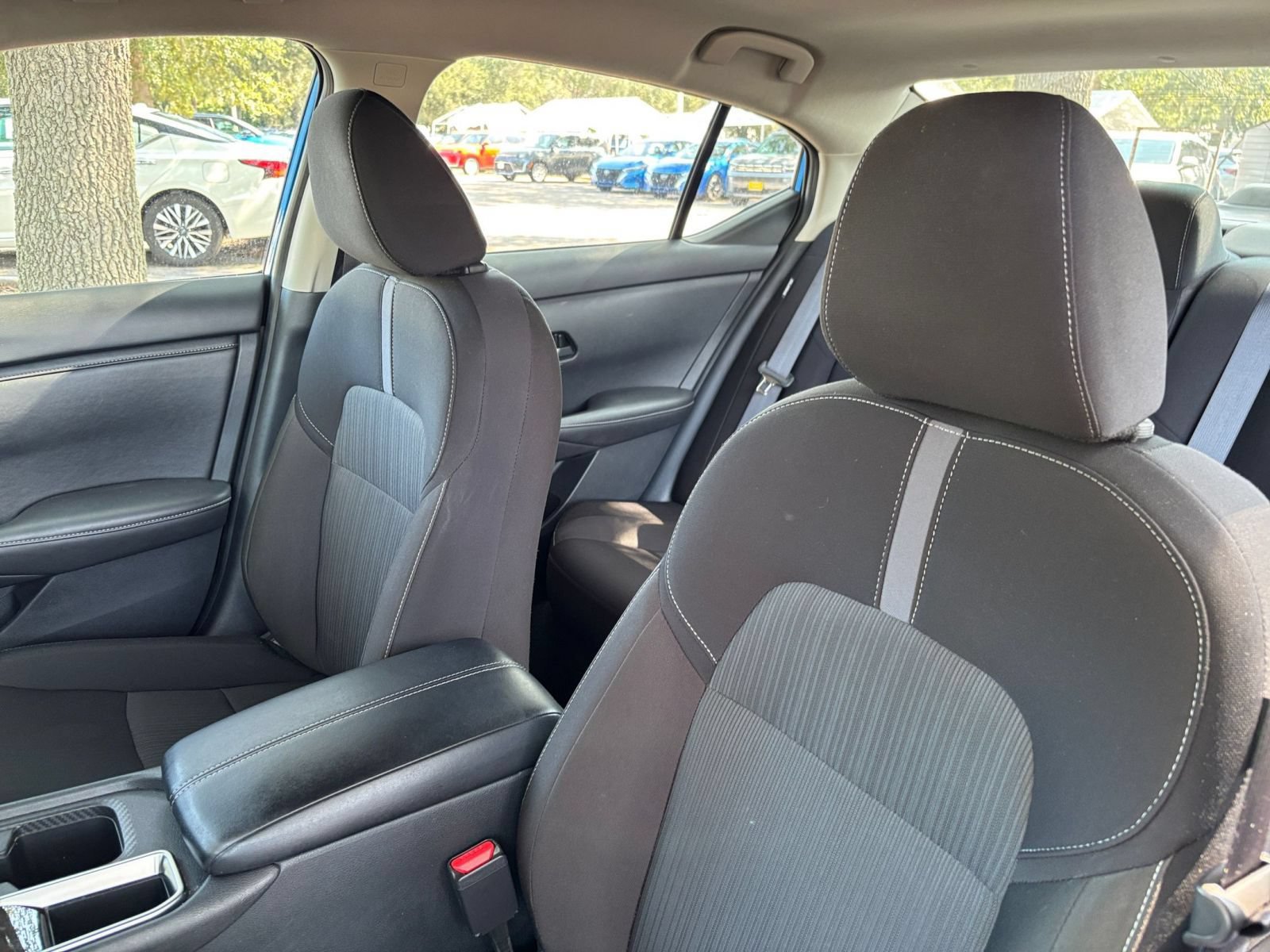 Used 2025 Nissan Sentra SV FWD image 34