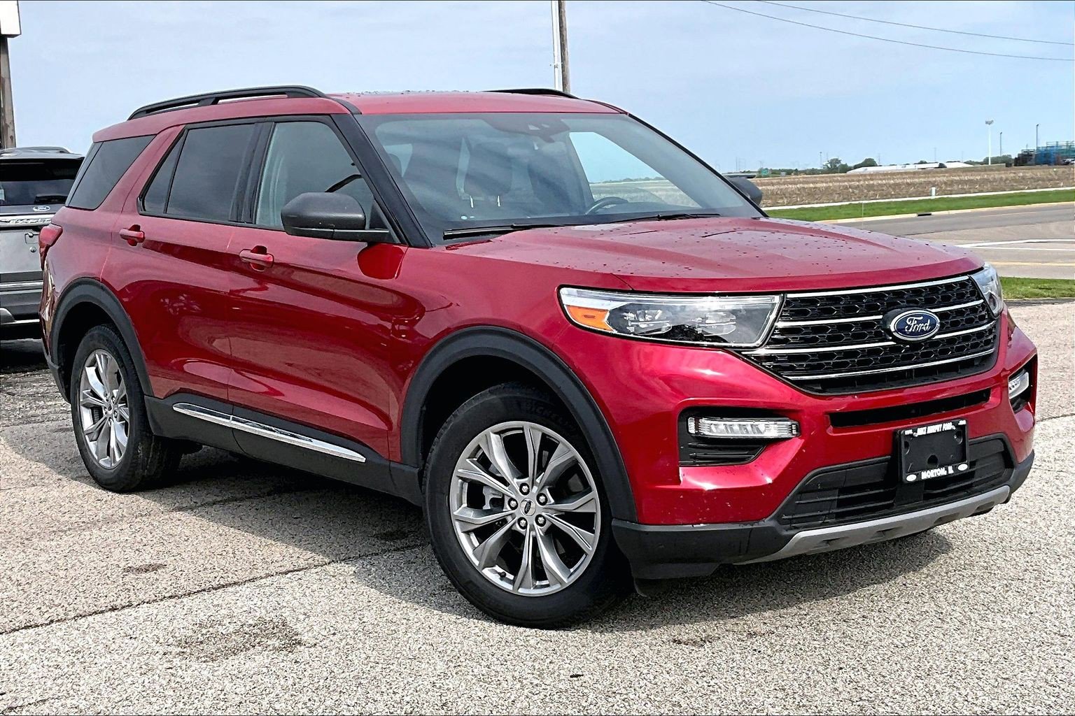 Used 2020 Ford Explorer XLT w/ Equipment Group 202A AWD/4WD image 39