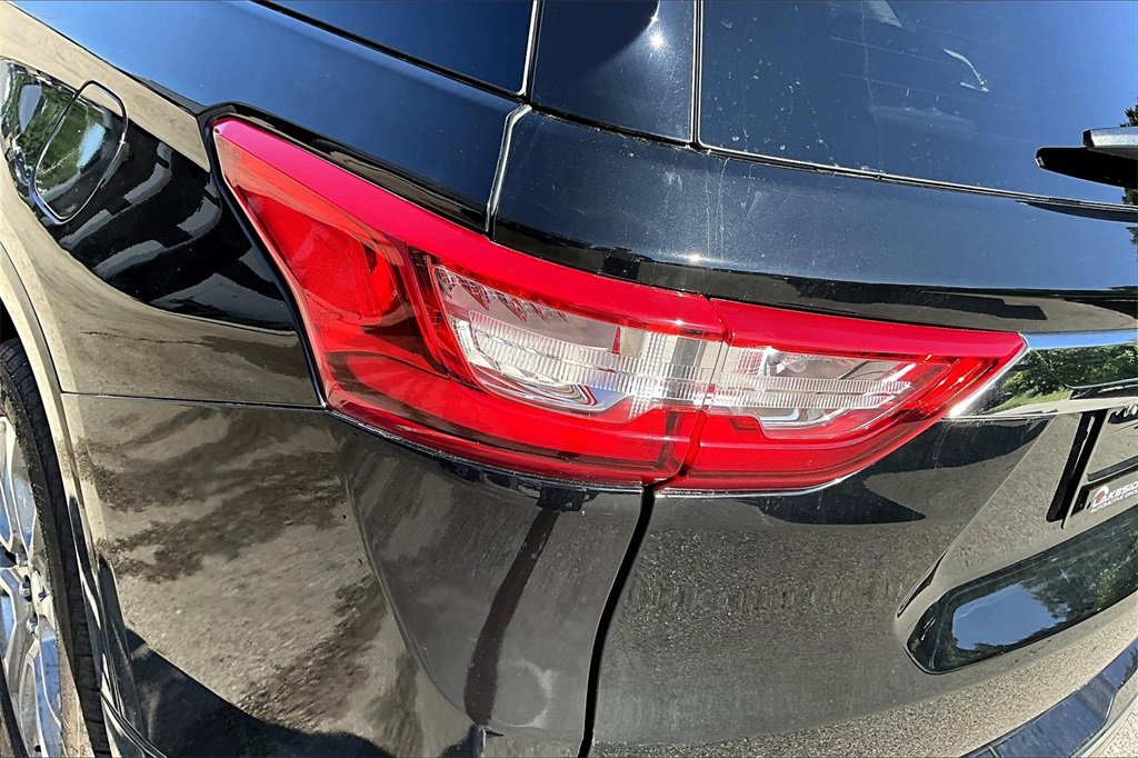 Used 2018 Chevrolet Traverse Premier image 23