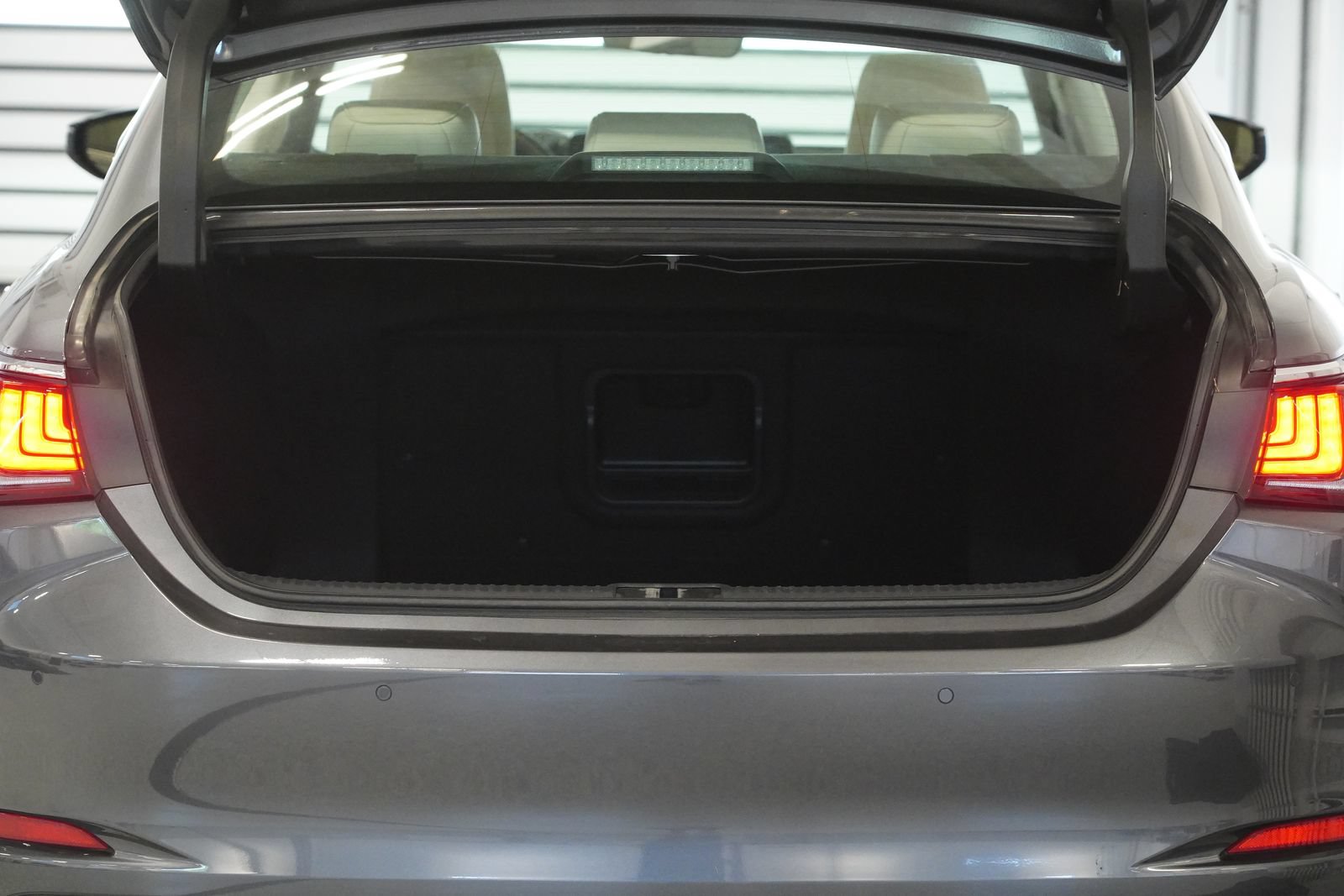 Used 2023 Lexus ES 350 Ultra Luxury w/ Accessory Package (Z2) FWD image 32
