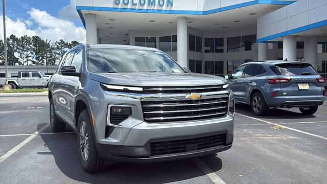 New 2027 Chevrolet Traverse LT w/ Driver Confidence Package FWD image 1