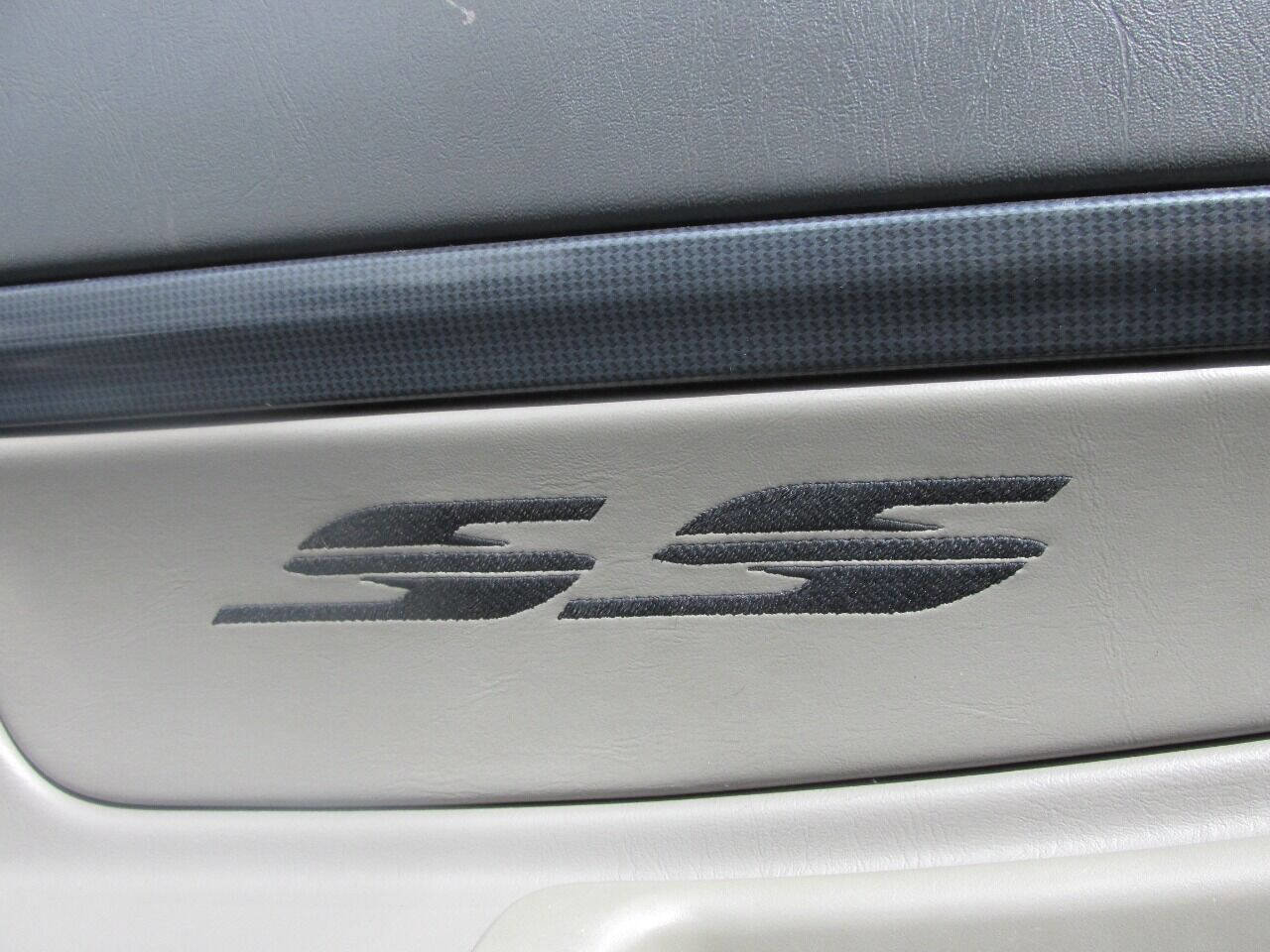 Used 2005 Chevrolet Impala SS w/ Sun And Sound Package image 28