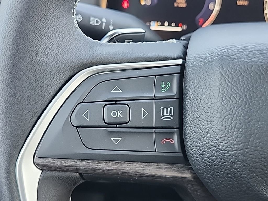 New 2025 Jeep Grand Cherokee L Limited w/ Black Appearance Package image 31