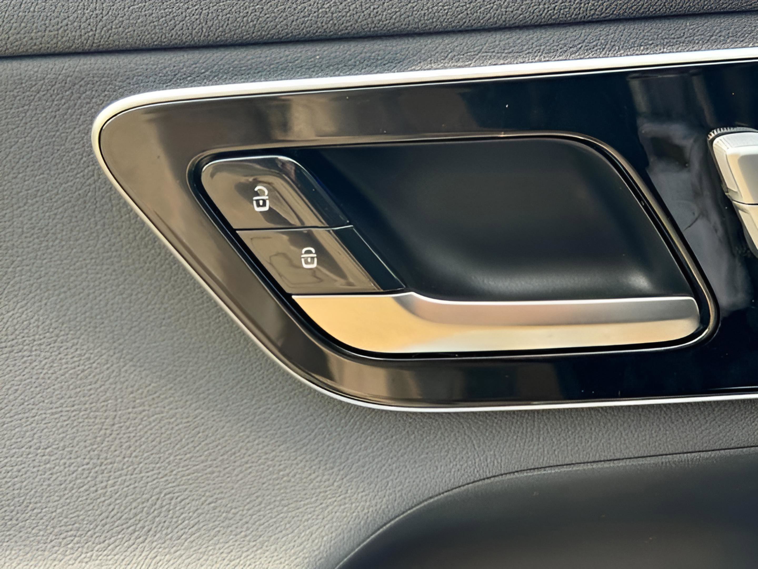 Certified 2025 Mercedes-Benz GLC 350e 4MATIC image 25