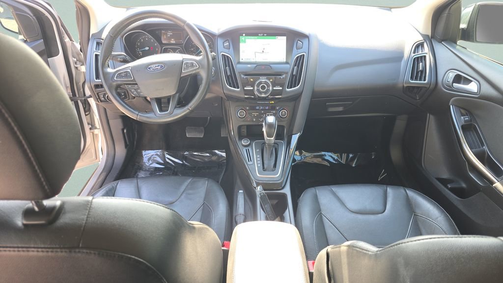 Used 2016 Ford Focus Titanium FWD image 10