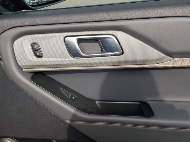 Used 2025 Ford Explorer Active w/ Active Comfort Package image 37