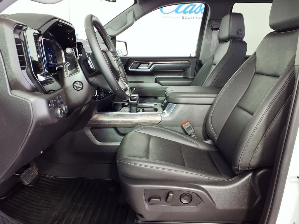 Used 2025 Chevrolet Silverado 1500 LTZ image 8