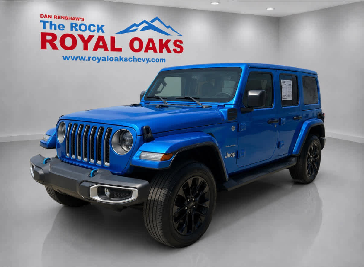 Used 2023 Jeep Wrangler Unlimited Sahara w/ Cold Weather Group AWD/4WD image 1