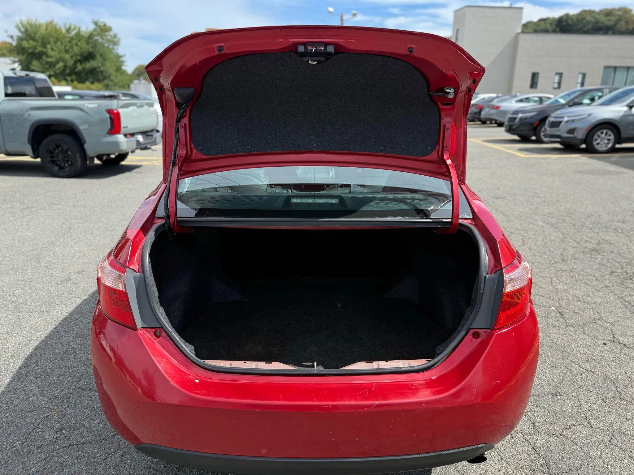 Used 2018 Toyota Corolla LE image 14