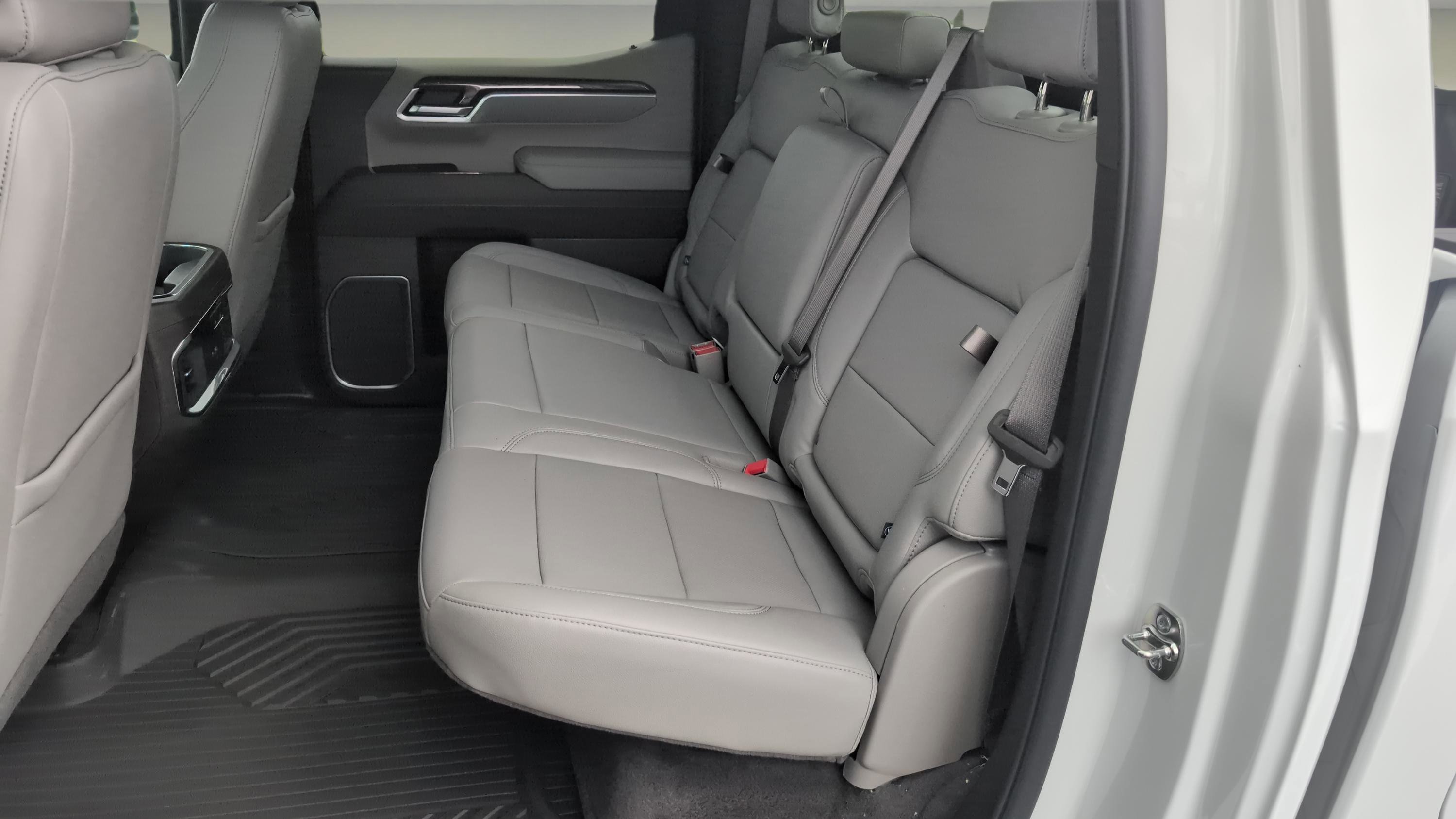 New 2026 Chevrolet Silverado 1500 LTZ w/ LTZ Premium Package image 16