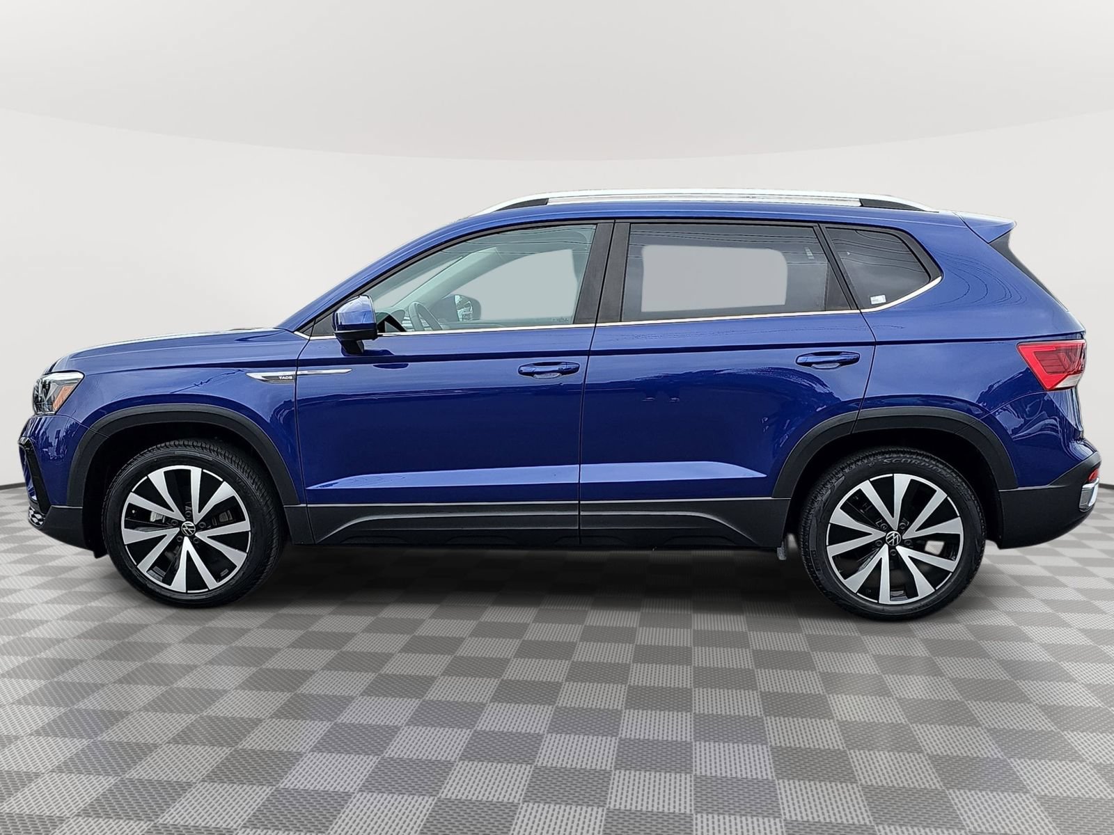 Used 2022 Volkswagen Taos SE FWD image 8