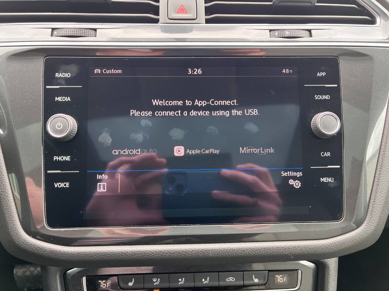 Used 2019 Volkswagen Tiguan SE w/ Panoramic Sunroof Package image 13