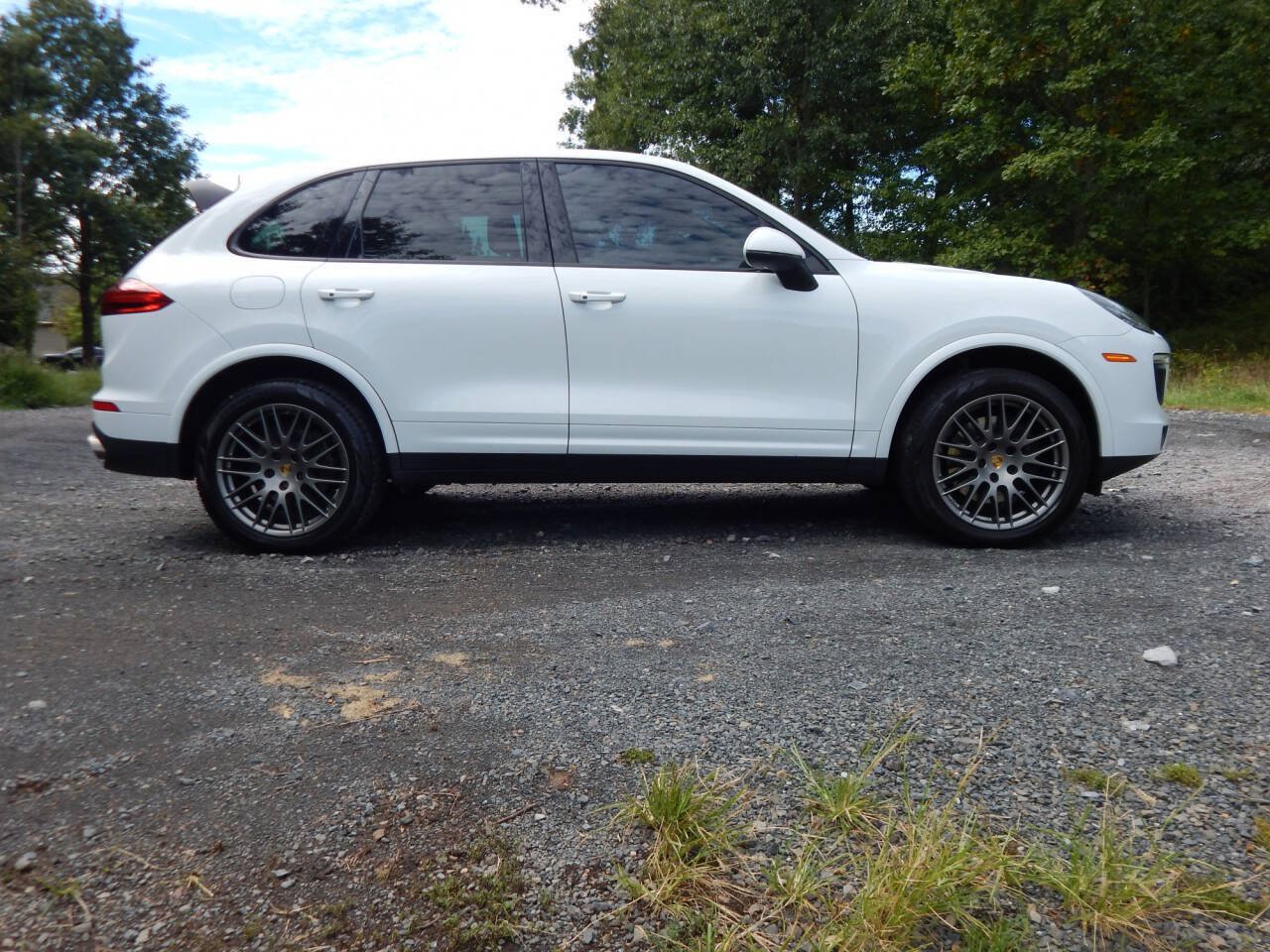 Used 2017 Porsche Cayenne AWD/4WD image 5