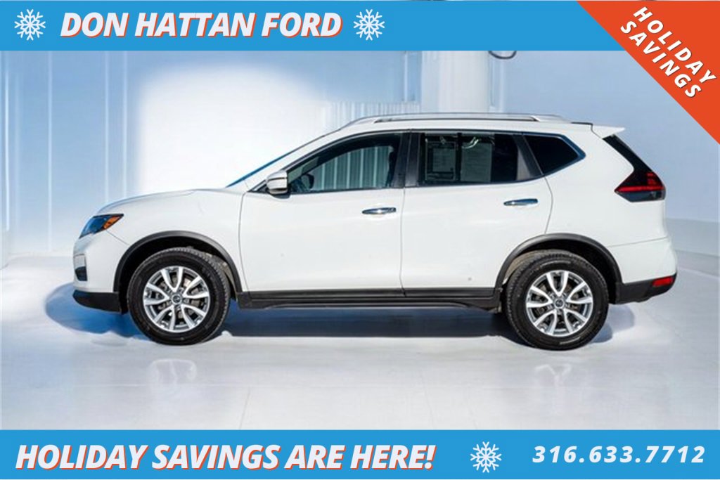 Used 2018 Nissan Rogue SV image 2