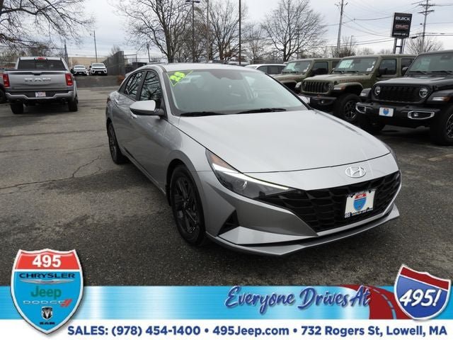 Used 2023 Hyundai Elantra SEL FWD image 7