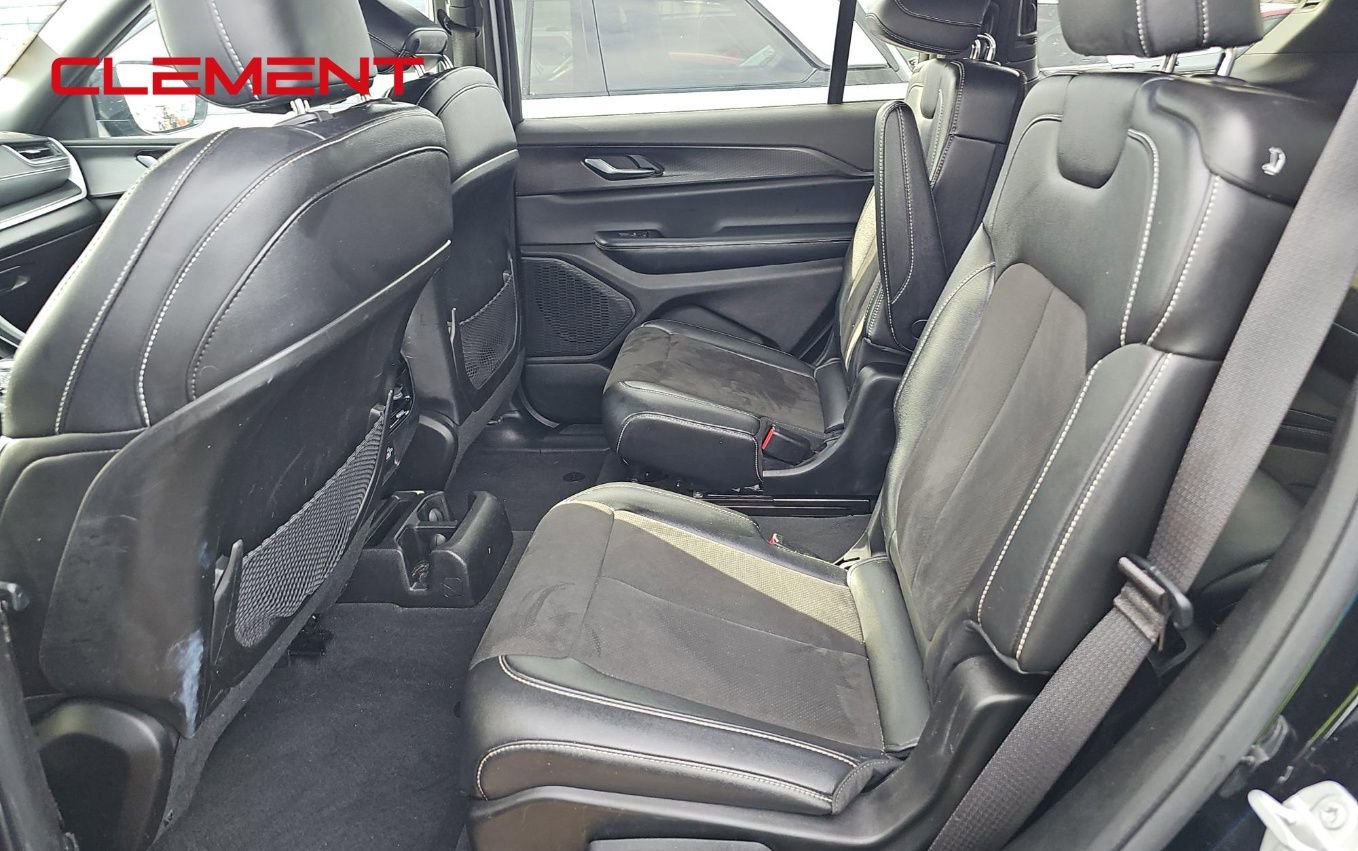 Used 2023 Jeep Grand Cherokee L Laredo image 19