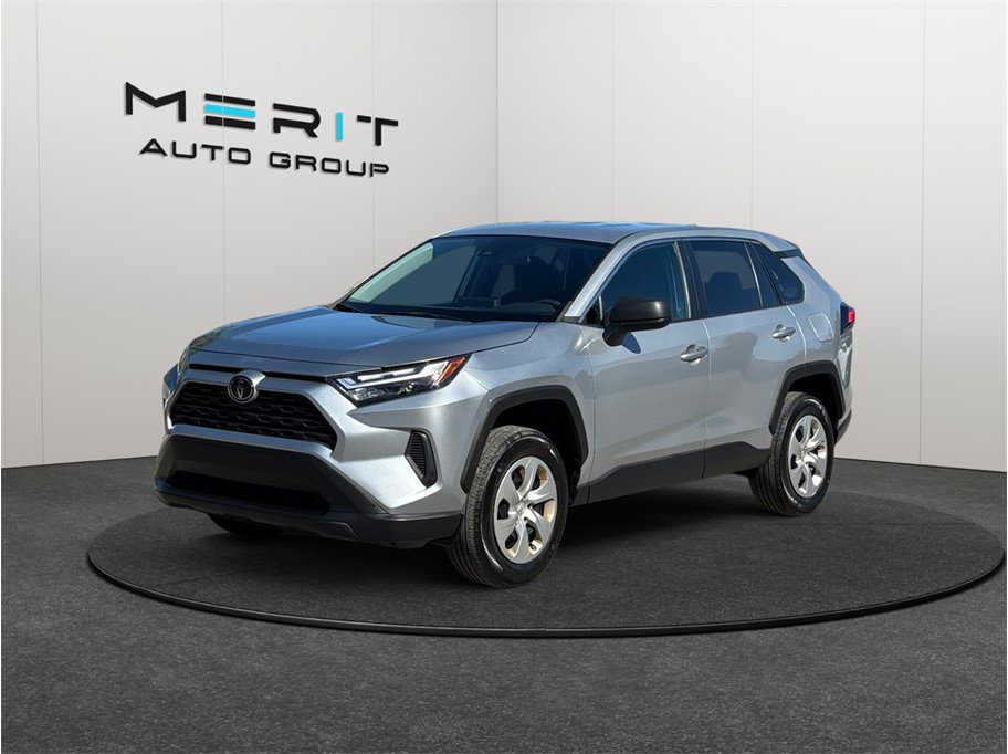 Used 2023 Toyota RAV4 LE image 4