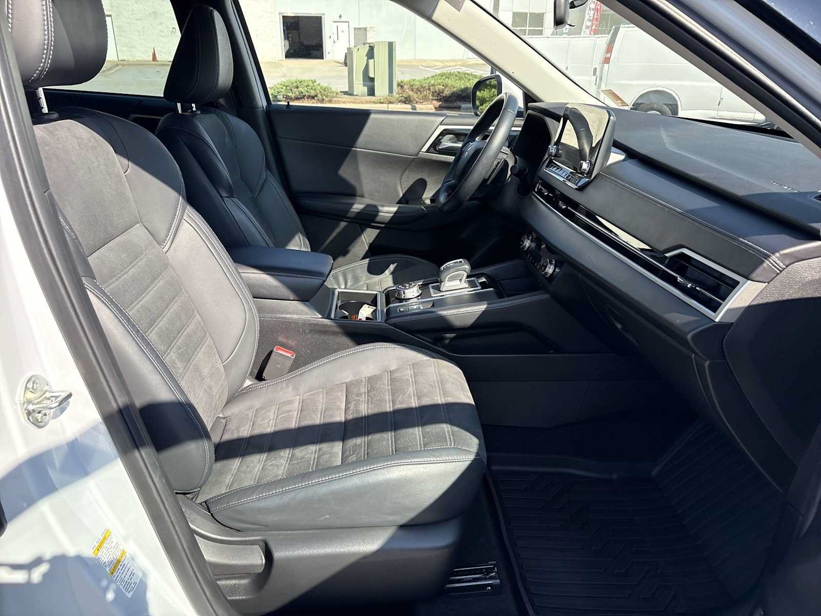 Used 2023 Mitsubishi Outlander SE AWD/4WD image 27