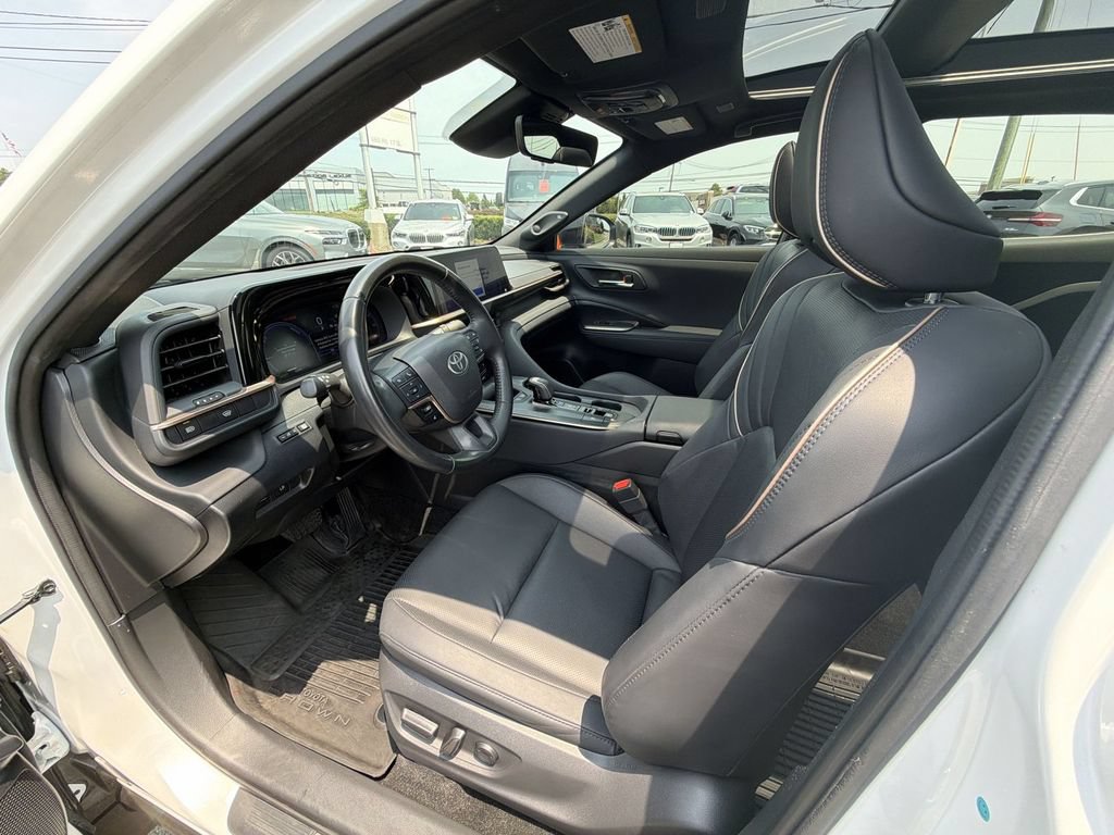 Used 2023 Toyota Crown Platinum AWD/4WD image 10