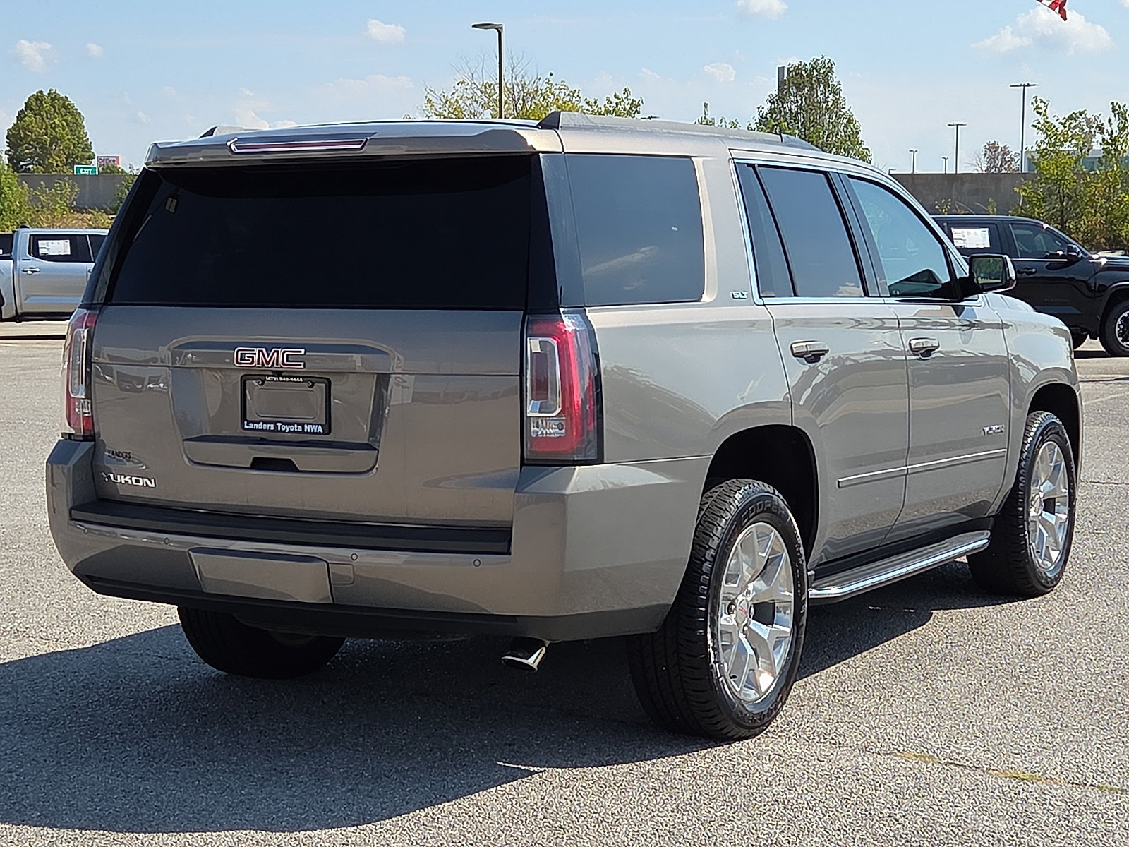 Used 2019 GMC Yukon SLT w/ HD Trailering Package AWD/4WD image 5
