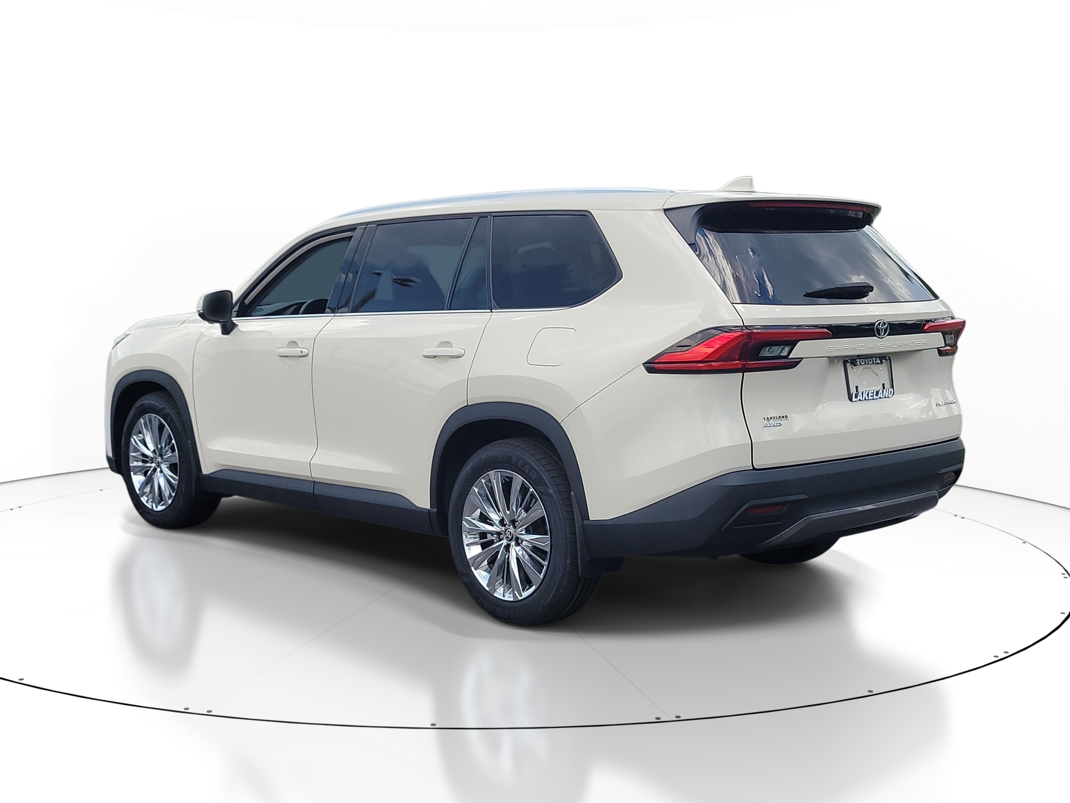 Certified 2024 Toyota Grand Highlander AWD image 5
