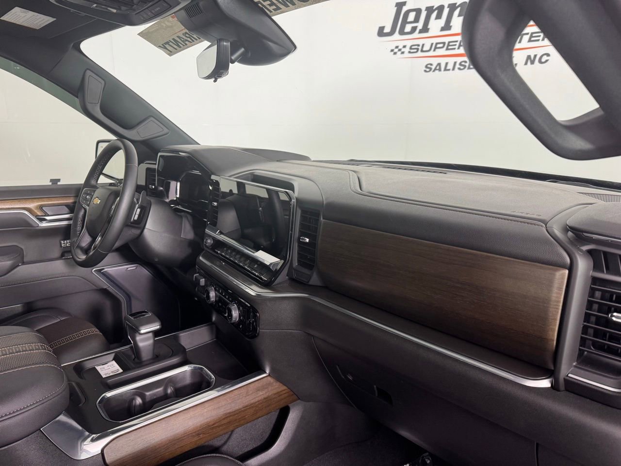 Used 2025 Chevrolet Silverado 1500 High Country w/ Technology Package image 40