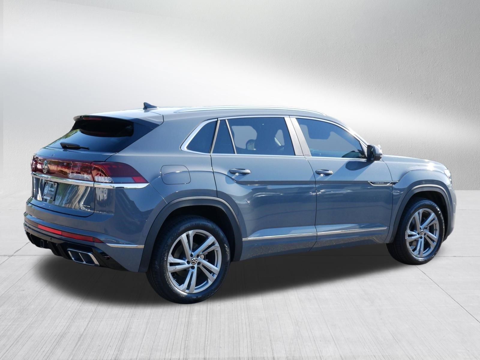 Certified 2024 Volkswagen Atlas Cross Sport SEL R-Line AWD/4WD image 7