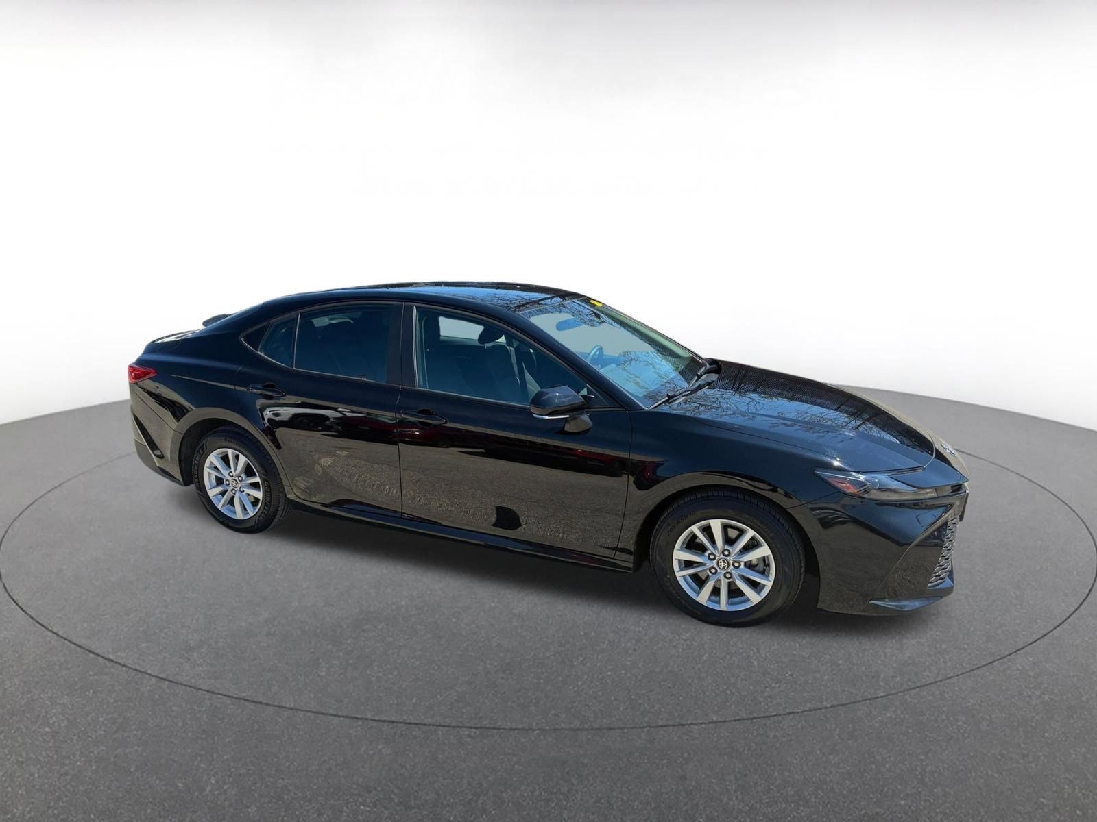 Used 2025 Toyota Camry LE image 1