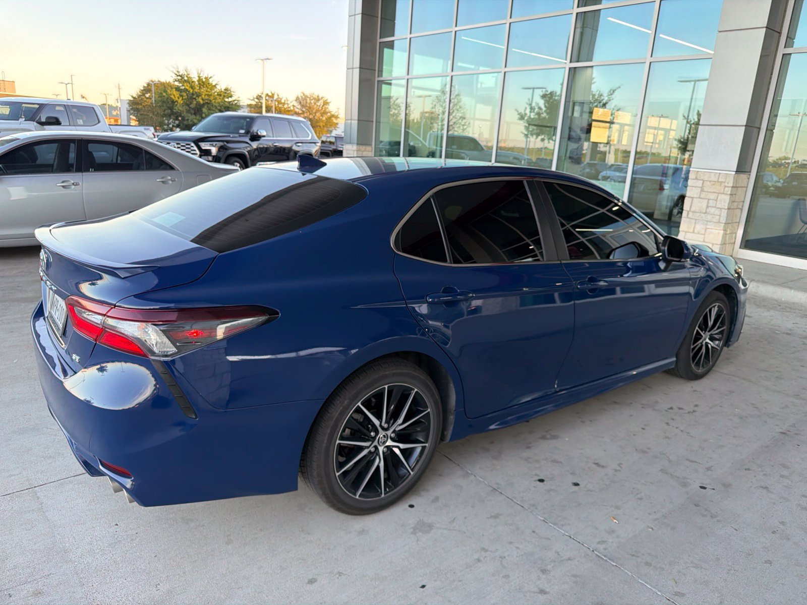 Used 2024 Toyota Camry SE FWD image 9