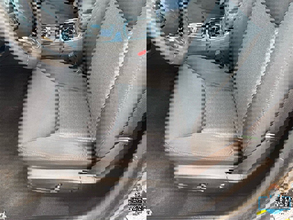 Certified 2023 Chrysler 300 Touring w/ Sport Appearance Package image 12