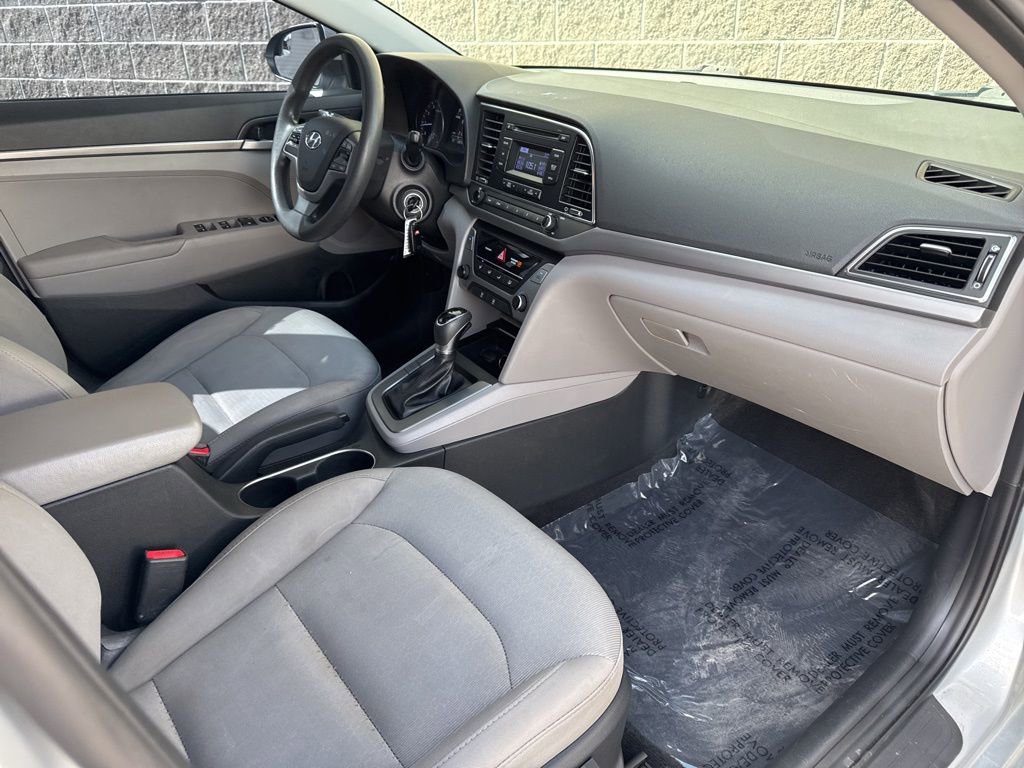 Used 2017 Hyundai Elantra SE image 26