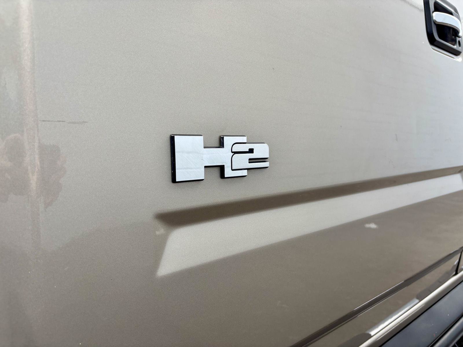 Used 2005 HUMMER H2 w/ Preferred Equipment Group AWD/4WD image 32